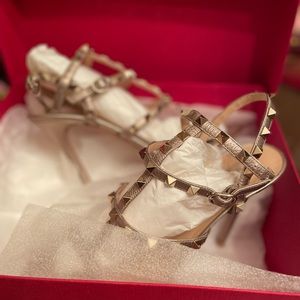 Valentino Rockstud Calfskin Ankle strap Sandle